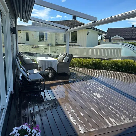 Flott Enebolig I Rekke Til Leie *